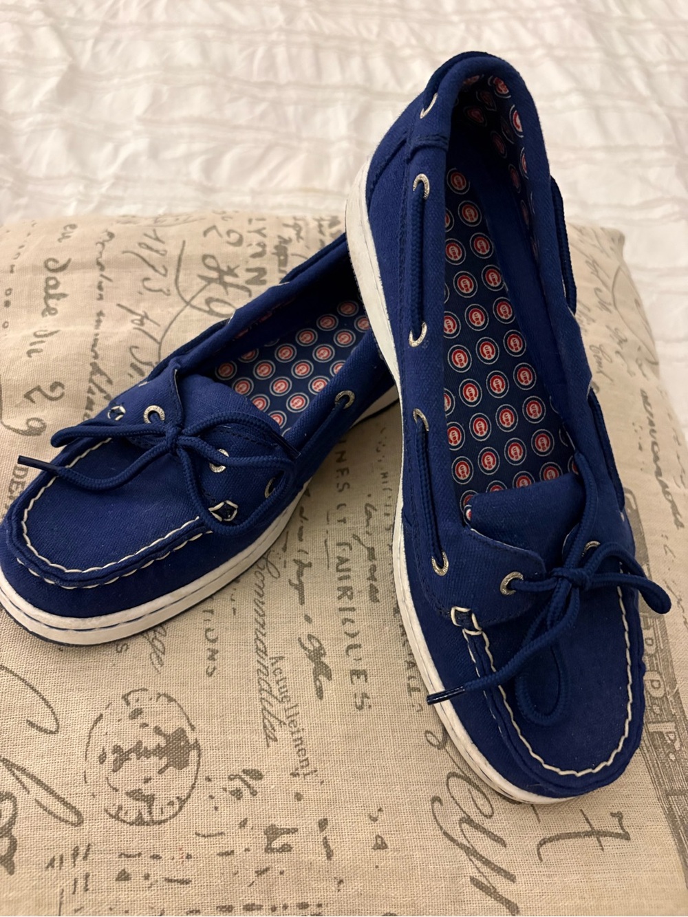 Chicago Cubs Women’s Navy Canvas Boat Shoes - Size 8